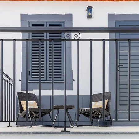 Vila Sun House - B Holiday home