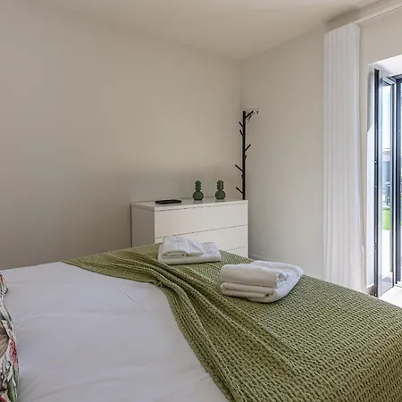 Vila Sun House - B Holiday home